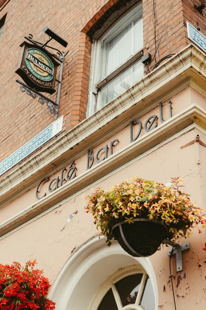 Cafe Bar Deli